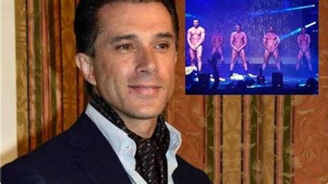 Sergio Mayer afirma que el show de striper Sólo para mujeres definió