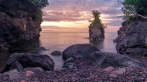 Kamienie I Ska Y Na Morskim Brzegu