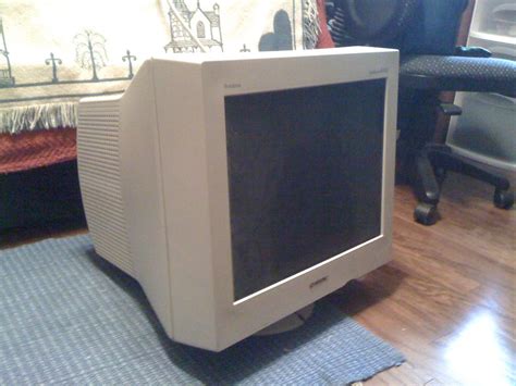 Anyone Want A Free Inch Sony Trinitron Cpd E Monitor Flickr