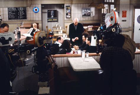 15 Rare Photos Of The Classic Comedy Show "Seinfeld" | Behind The Scenes Pics | Reckon Talk