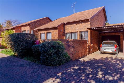 Townhouses For Sale In Roodepoort Roodepoort Property Property24