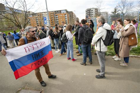 Manji incident tokom protesta Podne protiv Putina na glasačkom mestu