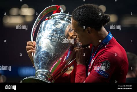 Van dijk champions league trophy hi-res stock photography and images - Alamy