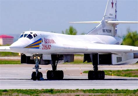 Уникальный бомбардировщик Ту-160М возродится с новыми возможностями