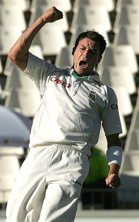 Dale Steyn Roars His Delight After Picking Up An Early New Zealand