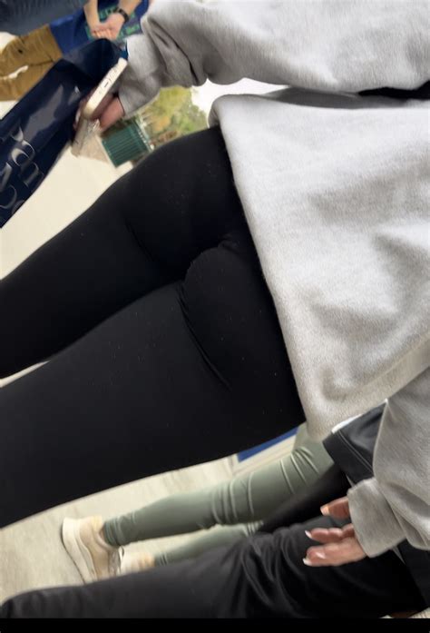 Petite College Babe VPL Closeups Spandex Leggings Yoga Pants Forum