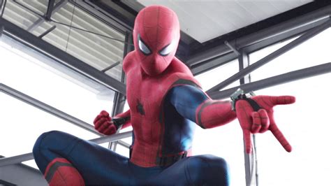 Here S A Great Look At Spider Man S Armor Suit From Spider Man