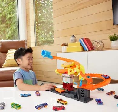 Hot Wheels City Odjazdowa Pizza Atak Kobry Zestaw Do Zabawy Smyk