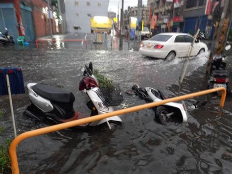 最強春雨狂灌！鹿港「老街變水池」淹膝蓋 居民哀號 Yahoo奇摩電影戲劇