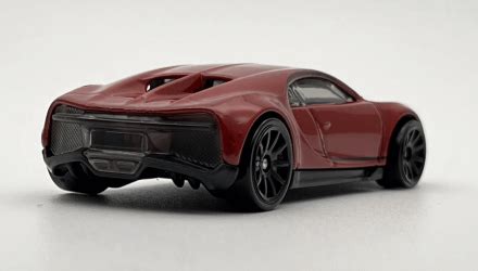 Машинка Базова Hot Wheels 16 Bugatti Chiron Quarter Mile Heroes 1 64 HTB88 Red купити в