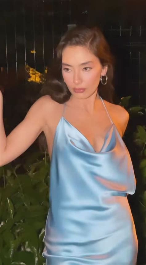 Pin By Violetta Ivanova On Neslihan Atag L Brunette Beauty Actresses Quick