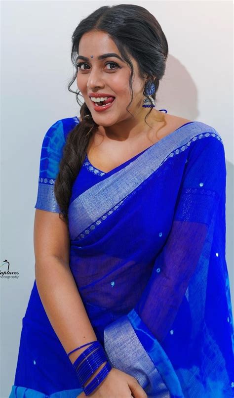 Shamna Kasim Hot Photos Pics New Images HD Wallpapers