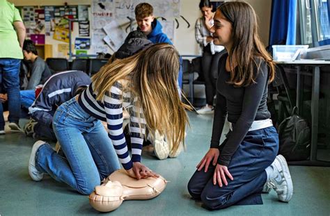 Lebensrettung Am Ohg Nagolder Sch Ler Ben F R Den Ernstfall Nagold