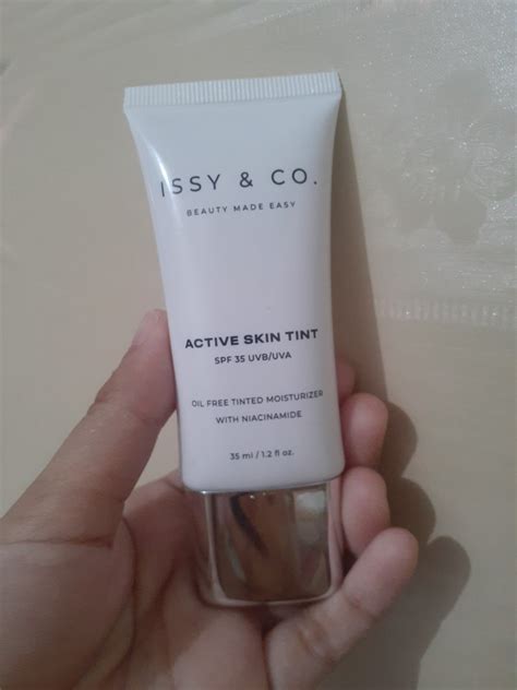 Issy And Co Skin Tint Sand Beauty Personal Care Face Makeup On