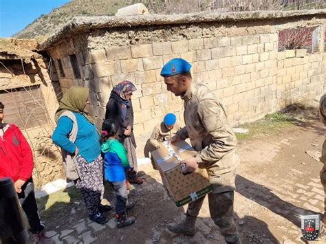 T C Jandarma Gn K on Twitter Bir yandan çadır kurma faaliyetimiz