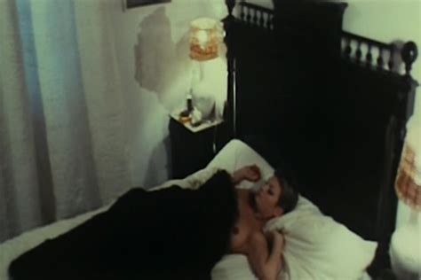 Naked Muriel Montossé in Las orgías inconfesables de Emmanuelle