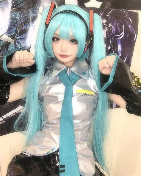 Hatsune Miku | Cute cosplay, Miku cosplay, Cosplay woman