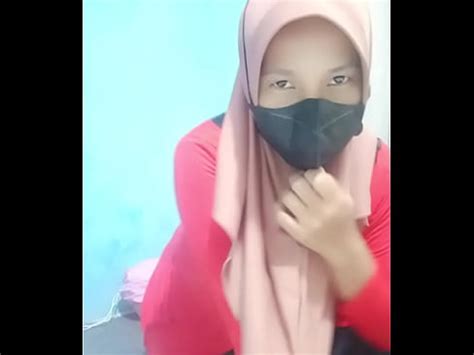 Indonesia Gadis Hijab Colmek Masturbasi Menggunakan Dildo Sampai Orgasme XVIDEOS