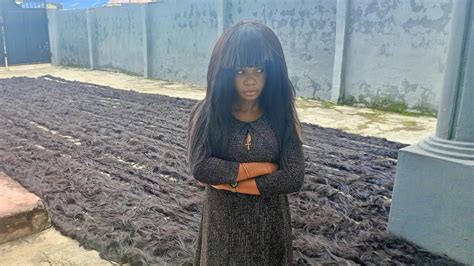 Nigerian Sets Record For Longest Wig Measuring Feet