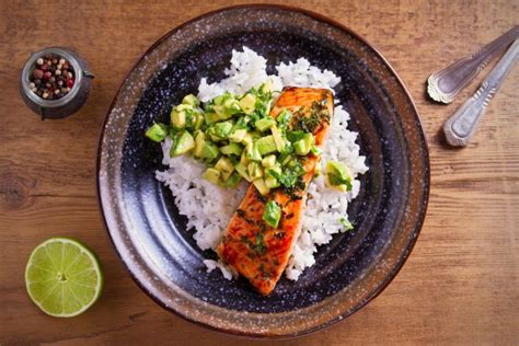 Receta Facil De Salmon En Salsa De Cilantro Delicioso