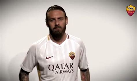 Roma la maglia con il nuovo sponsor sarà utilizzata già contro il