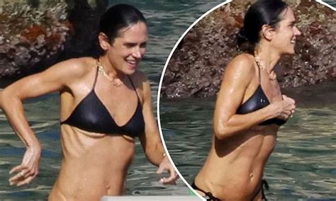 Jennifer Connelly 52 Shows Off Her Sensational Figure In A Tiny Black Bikini During Lavish