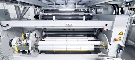 Cast Stretch Film - PINE CONTAINER