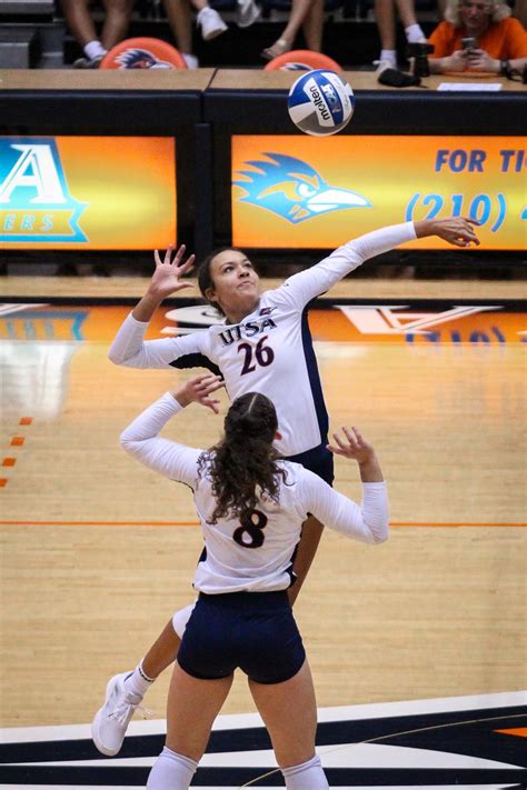 Utsa Volleyball Goes In Home Opener The Paisano