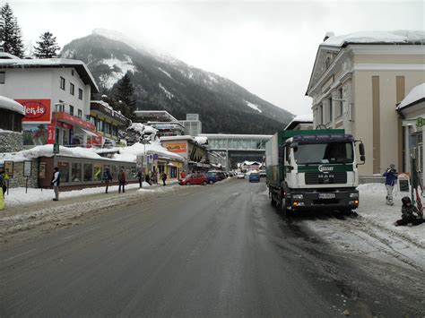 Bahnhof Bad Gastein And Some Lorry People Walking With Sk Flickr