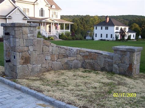 Stone Pillar For Driveway Entrance Stone Driveway House Entrance