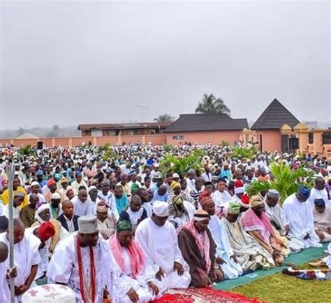 Photos Ooni Of Ife Joins Muslim Faithfuls To Pray At Eid Ground In Ile