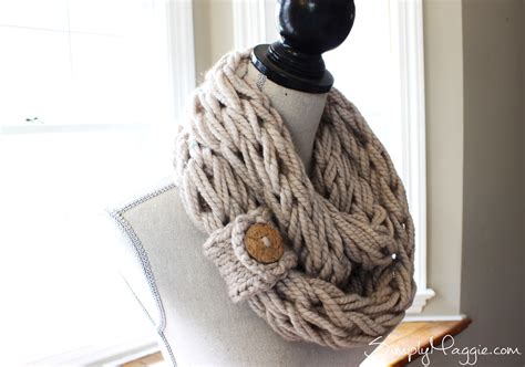 DIY Button Cuff for Infinity Scarf | SimplyMaggie.com