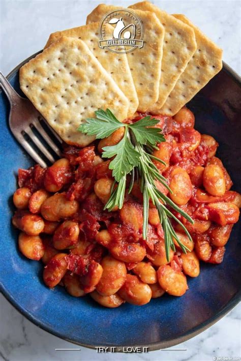 Kulinarische Vielfalt Baked Beans für Brunch Tapas und als Beilage