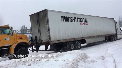 Pusher Truck Bulldog Keeps I 5 Siskiyou Summit Trucks On The Move