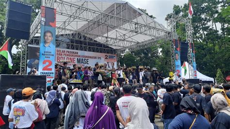 Berkah Joget Gemoy Massal Jajanan Pkl Di Purbalingga Laris Manis