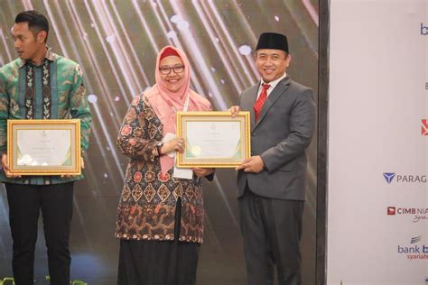 Bupati Dan Baznas Gresik Terima Penghargaan Baznas Award 2023