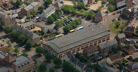 Loop Technology building in Poundbury : architecture