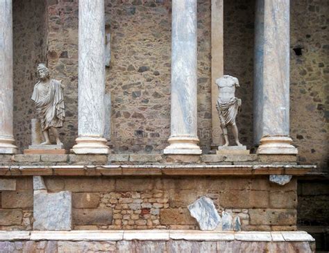 Porticus Post Scaenam E Pulpitum Of Romancavea Di Porticus Post Scaenam