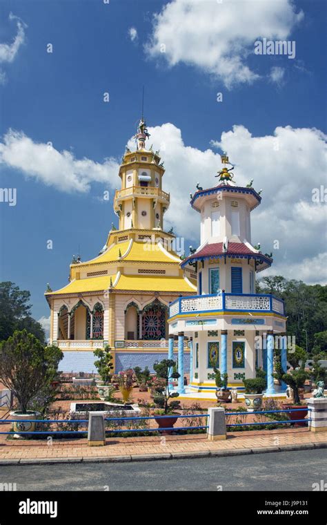 Vietnam Tay Ninh Cao Dai Tempel Stock Photo Alamy