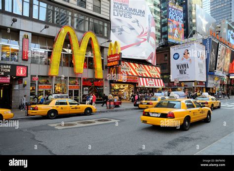 Manhattan Broadway Mcdonalds Hi Res Stock Photography And Images Alamy