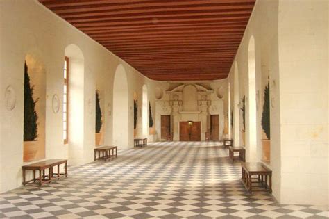 Chateau de Chenonceau in the Loire Valley | spanning the river Cher