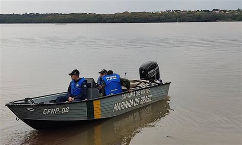 Força tarefa tenta localizar jovem de 23 anos que caiu no lago em Porto