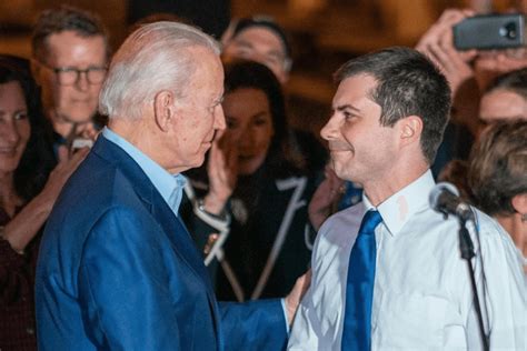 Pete Buttigieg Primo Ministro Gay D America Ringrazia Joe Biden Sono Onorato Gay It