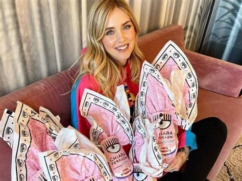 Chiara Ferragni Rimossi I Post Sulle Uova Di Pasqua Problemi In Vista