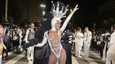 Carnaval 2022 Veja Os Famosos Que Brilharam Nos Desfiles