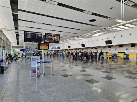 Connections and terminals at Varna Airport (VAR)