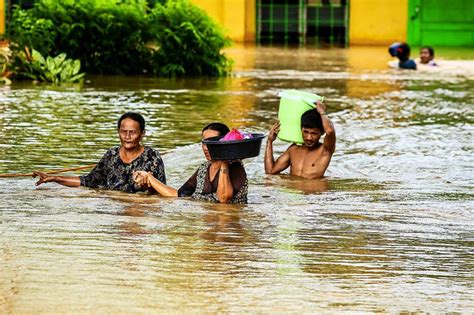 Mehr Als Tote Durch Tropensturm Auf Philippinen Panorama