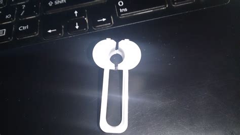 Инструмент для снятия топливного шланга — Nissan Liberty, 2 л, 2004 ...