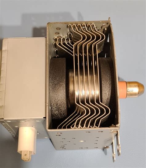 [Sprzedam] Magnetron mikrofalówki Samsung OM75P(31)ESGN