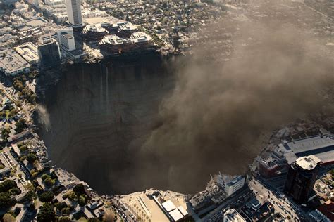 A massive sinkhole in East Texas is growing even larger - Yahoo Sports